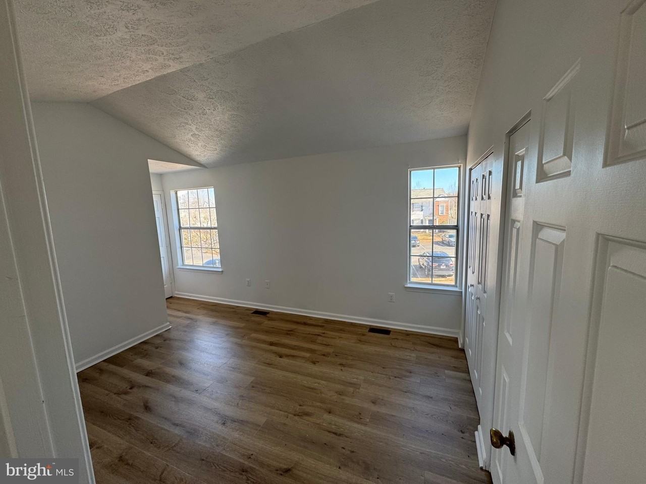 612 Bridlewood Dr - Photo 3 of 24