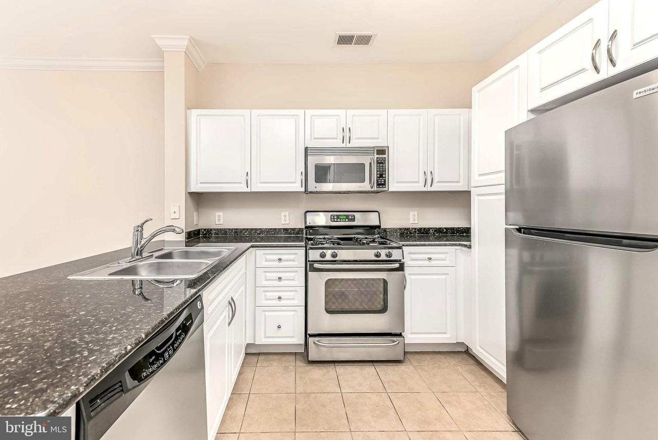 12909 Centre Park Cir #306 - Photo 5 of 27