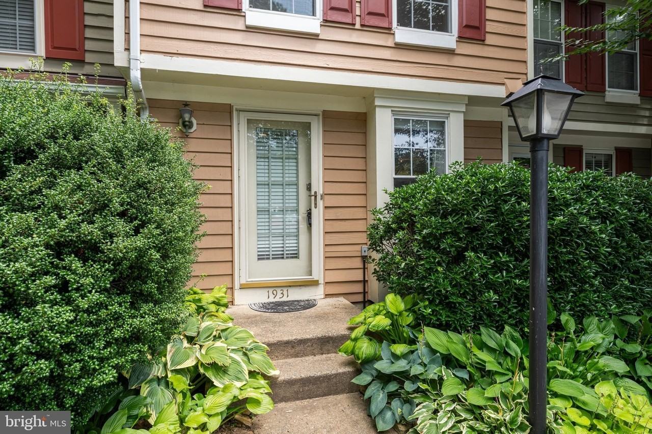 1931 Belmont Ridge Ct - Photo 2 of 32