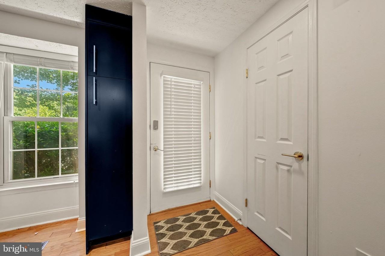 1931 Belmont Ridge Ct - Photo 3 of 32