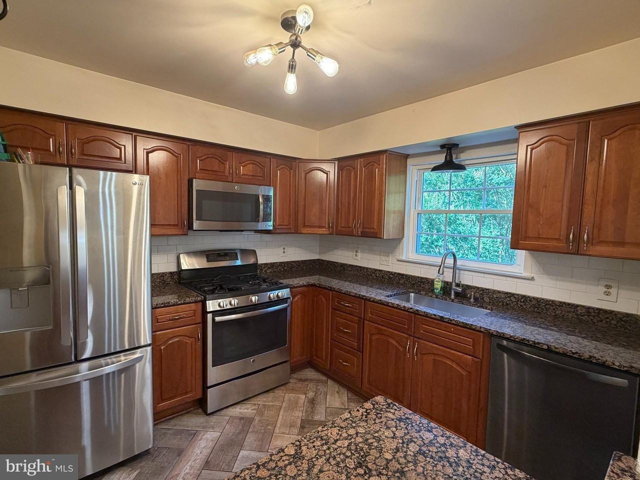 13480 Foxlease Ct - Photo 6 of 17