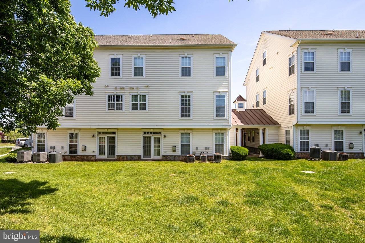 14483 MACON Lane #261 - Photo 4 of 27