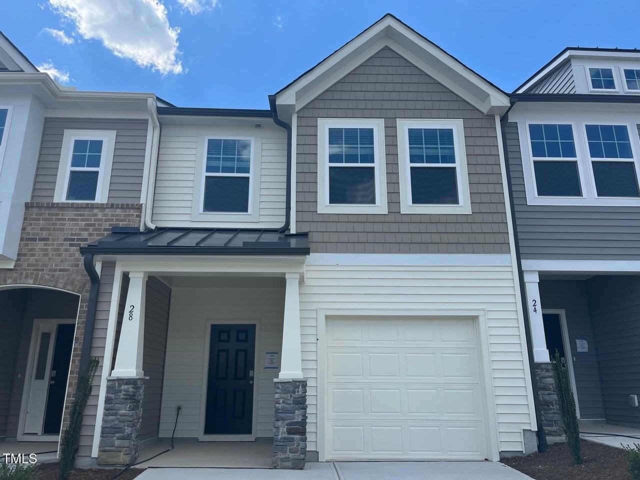 28 Hyacinth Ln - Photo 2 of 39