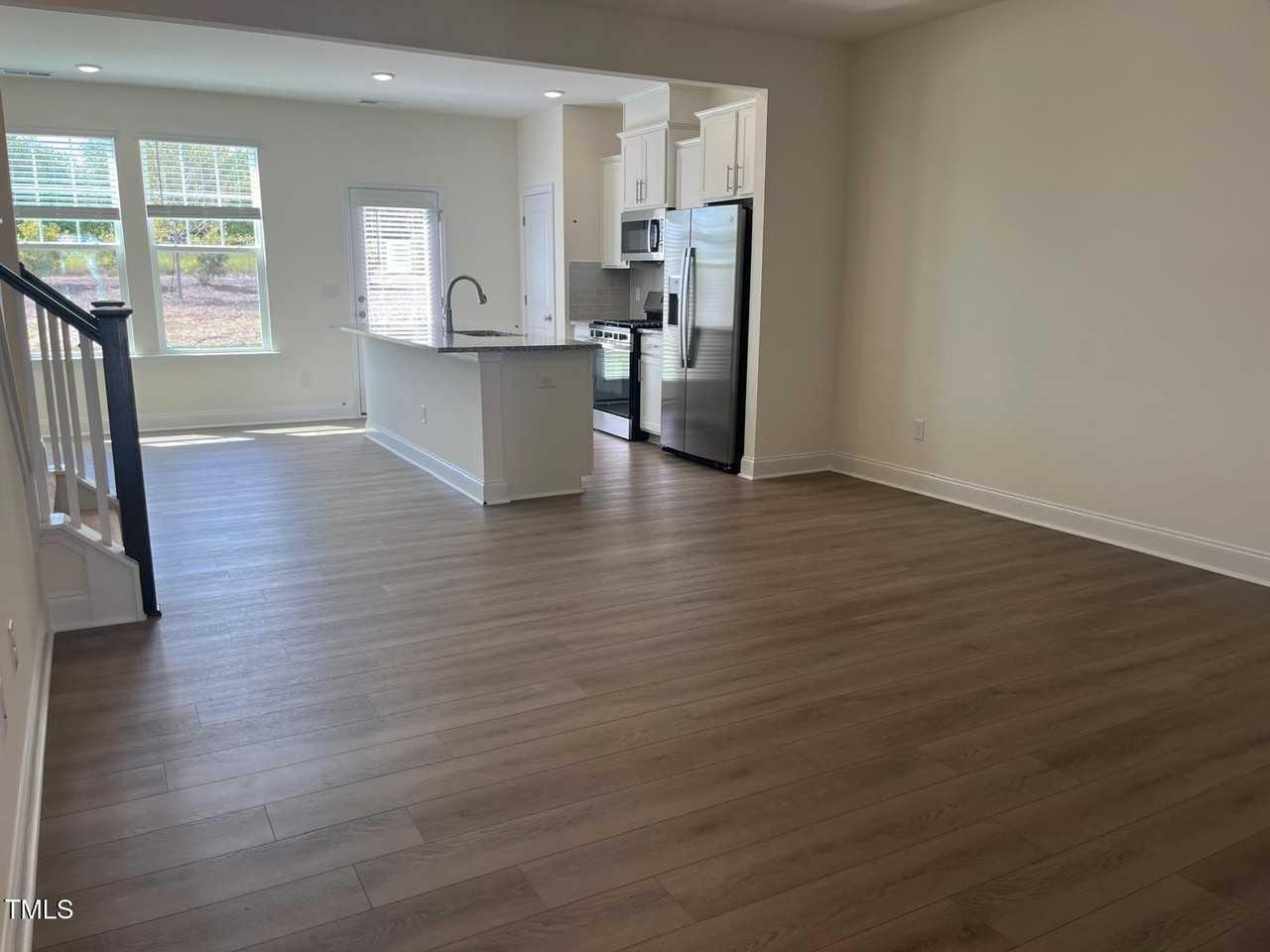 28 Hyacinth Ln - Photo 5 of 39