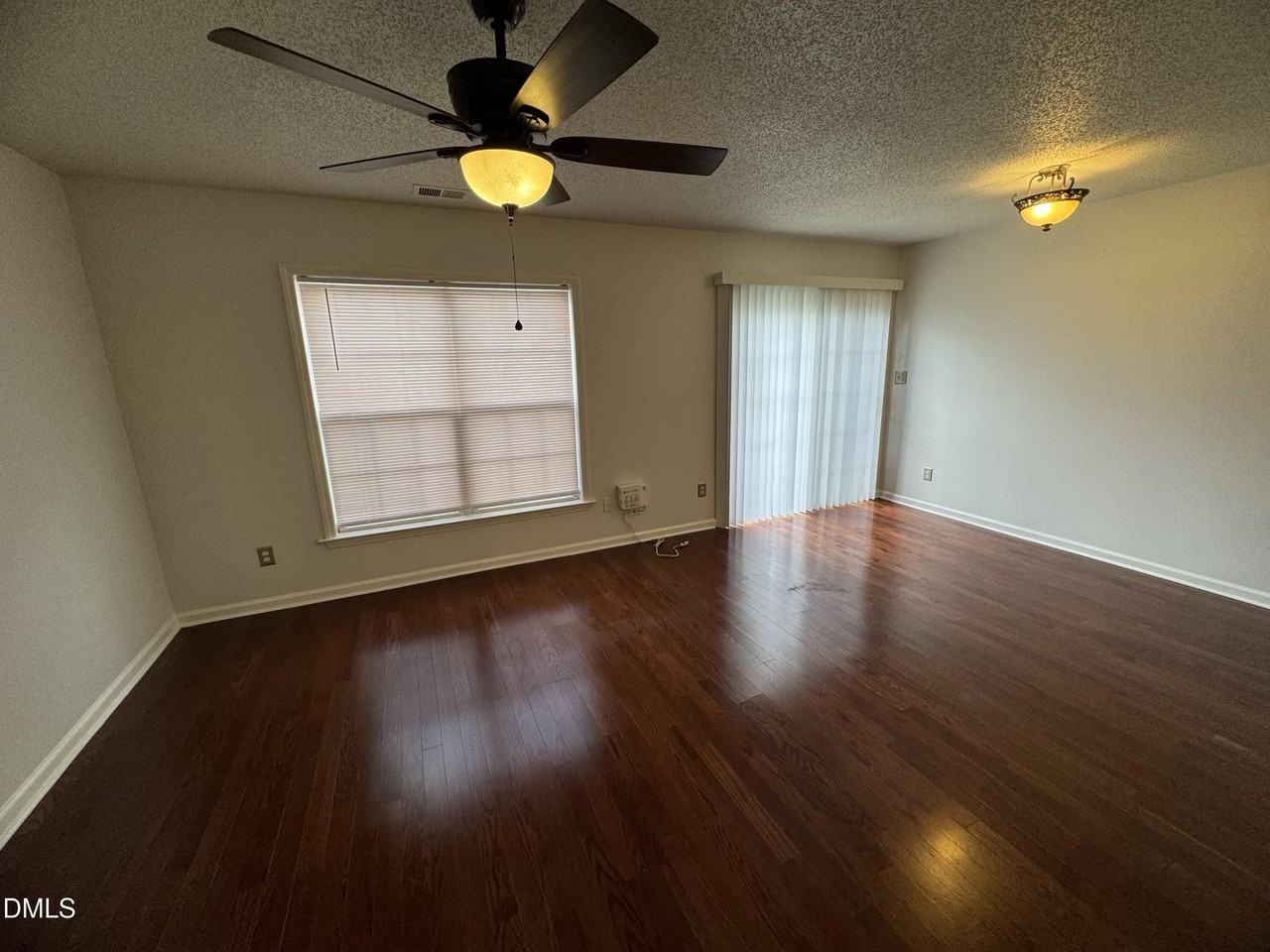 4804 Tanglewood Oaks St - Photo 2 of 13
