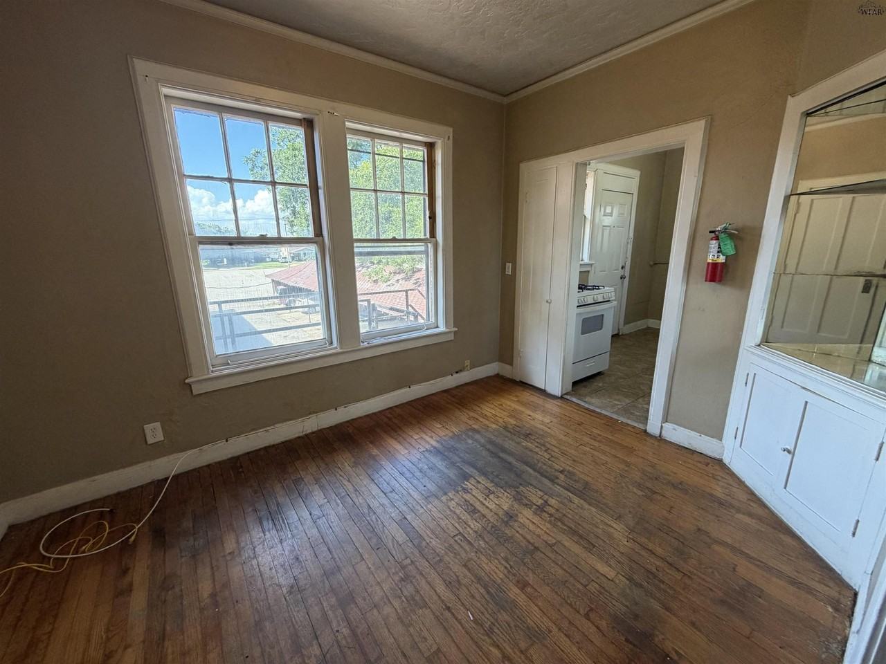 1109 Harrison St #2 - Photo 6 of 9