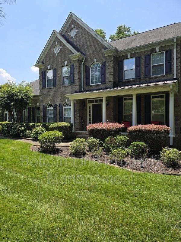 8045 Talcott Dr - Photo 2 of 41