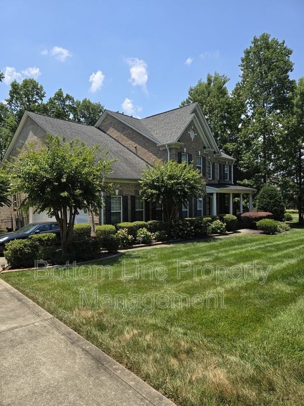 8045 Talcott Dr - Photo 4 of 41