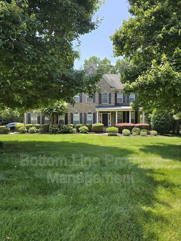 8045 Talcott Dr - Photo 5 of 41