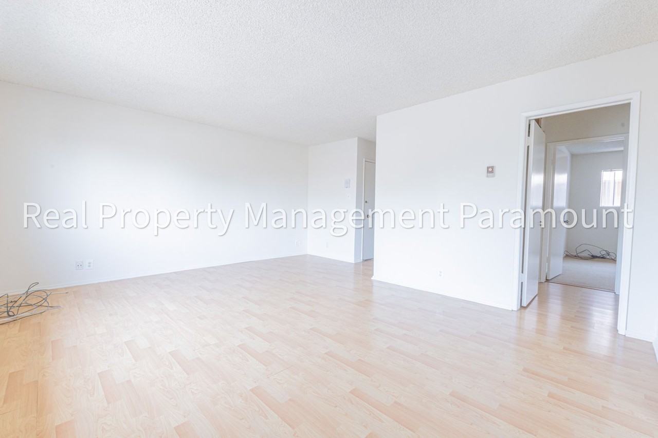 540 W Queen Street - Photo 2 of 29