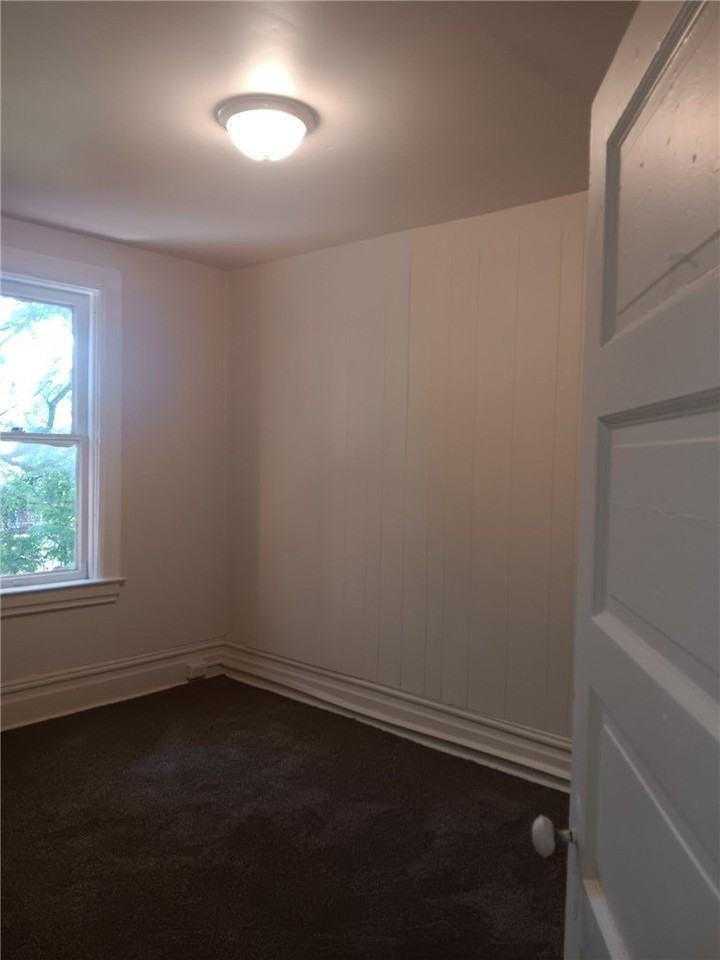 7236 Mount Vernon St - Photo 4 of 13
