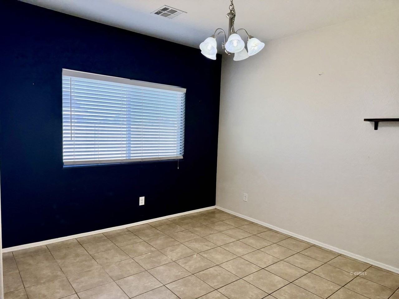 1721 N Eloisa Ln - Photo 6 of 28