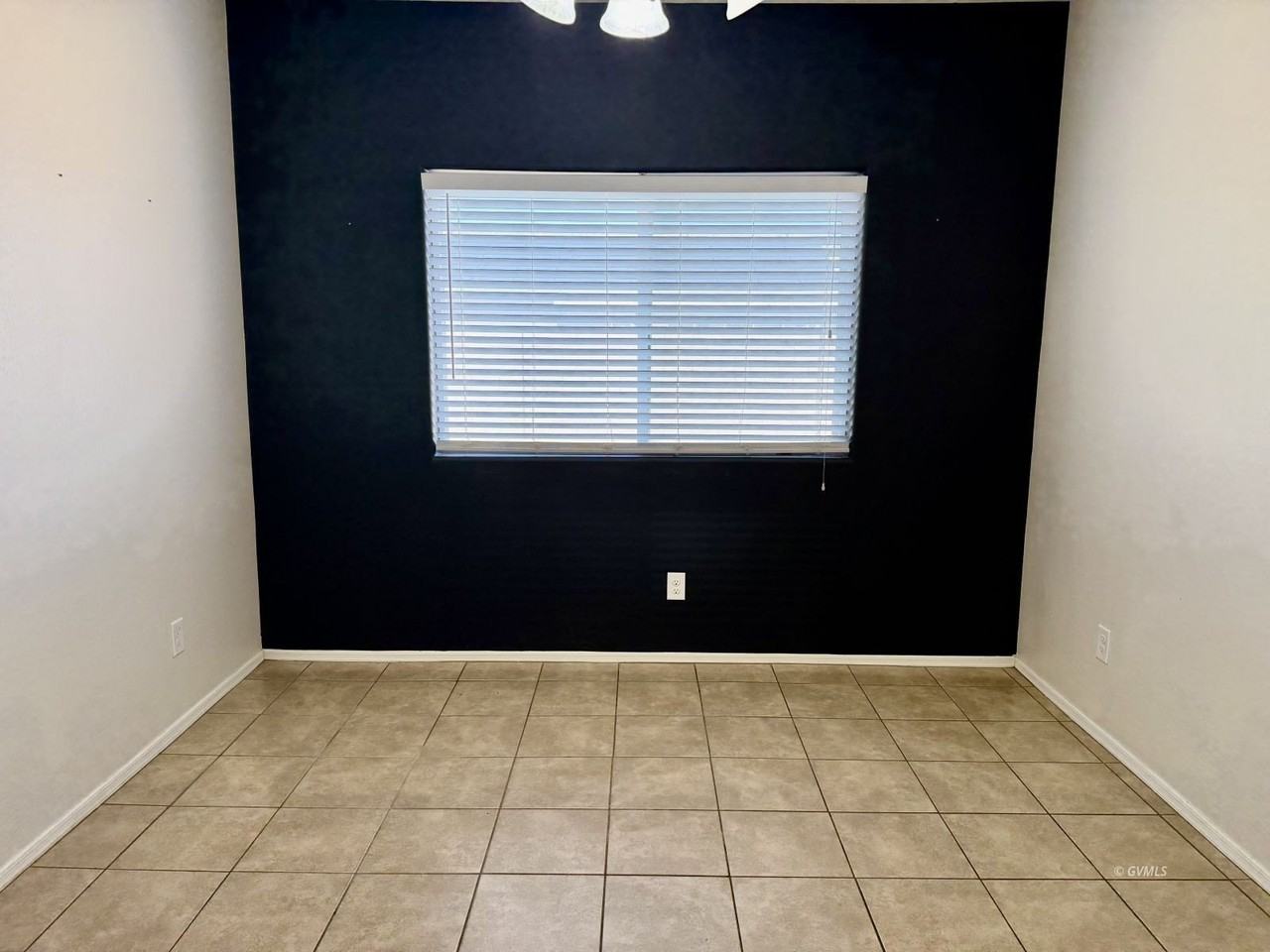 1721 N Eloisa Ln - Photo 7 of 28