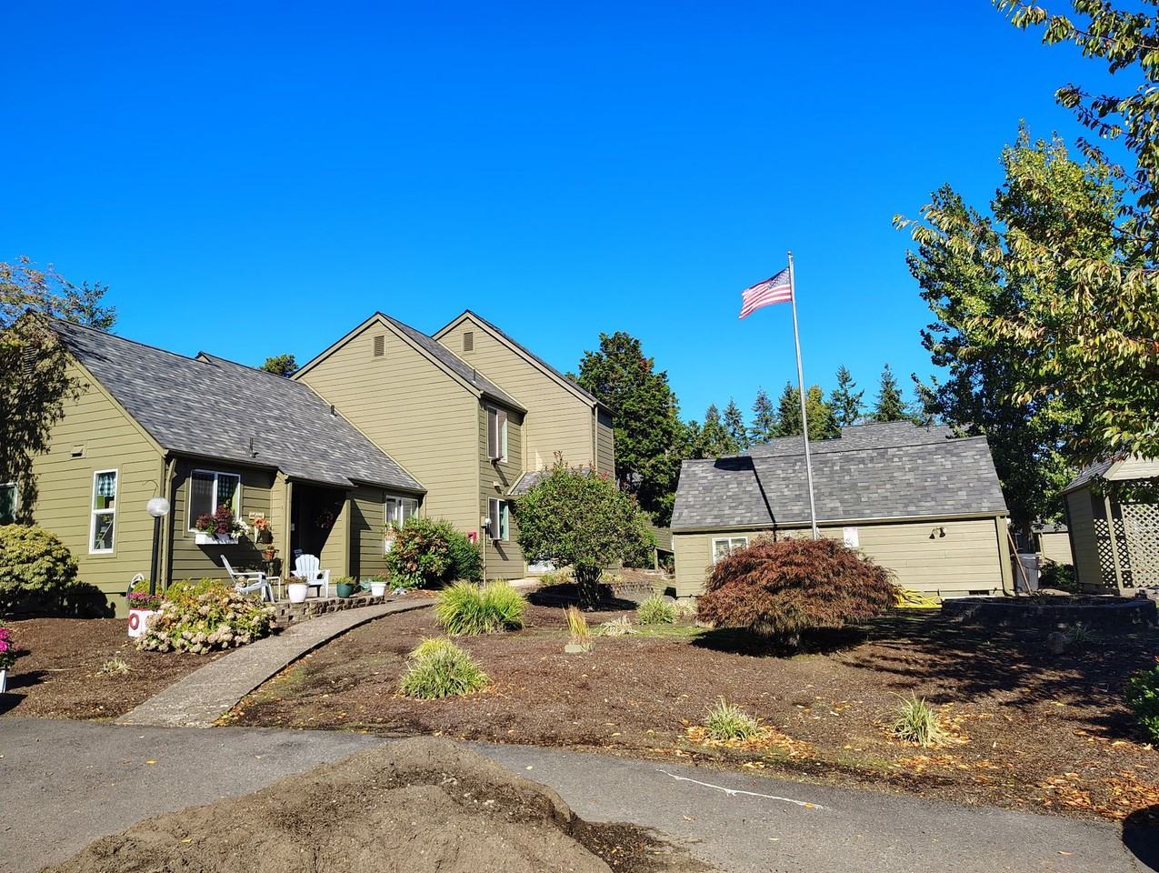 530-Elmwood Village - Photo 5 of 6