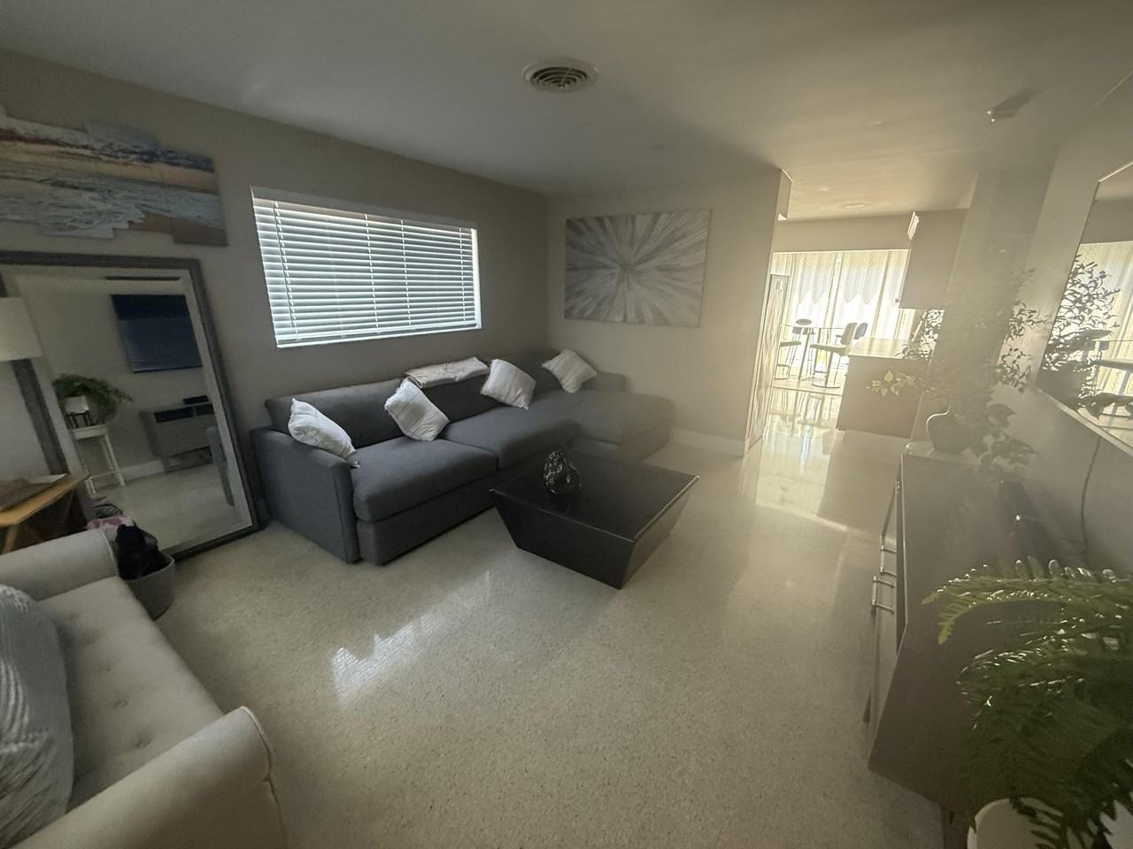 461 Se 1st Ter - Photo 5 of 5