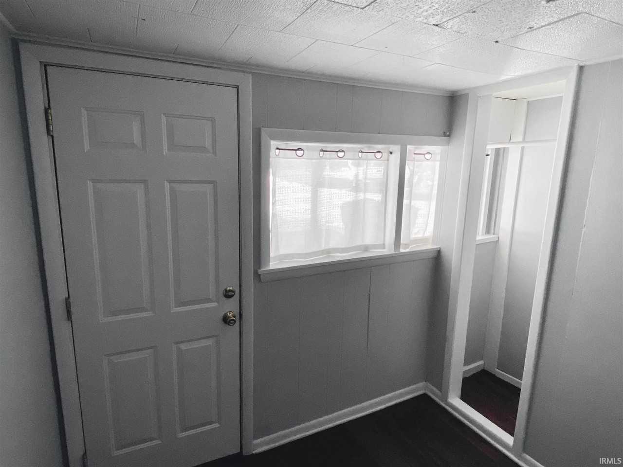 809 S Washington St - Photo 3 of 33