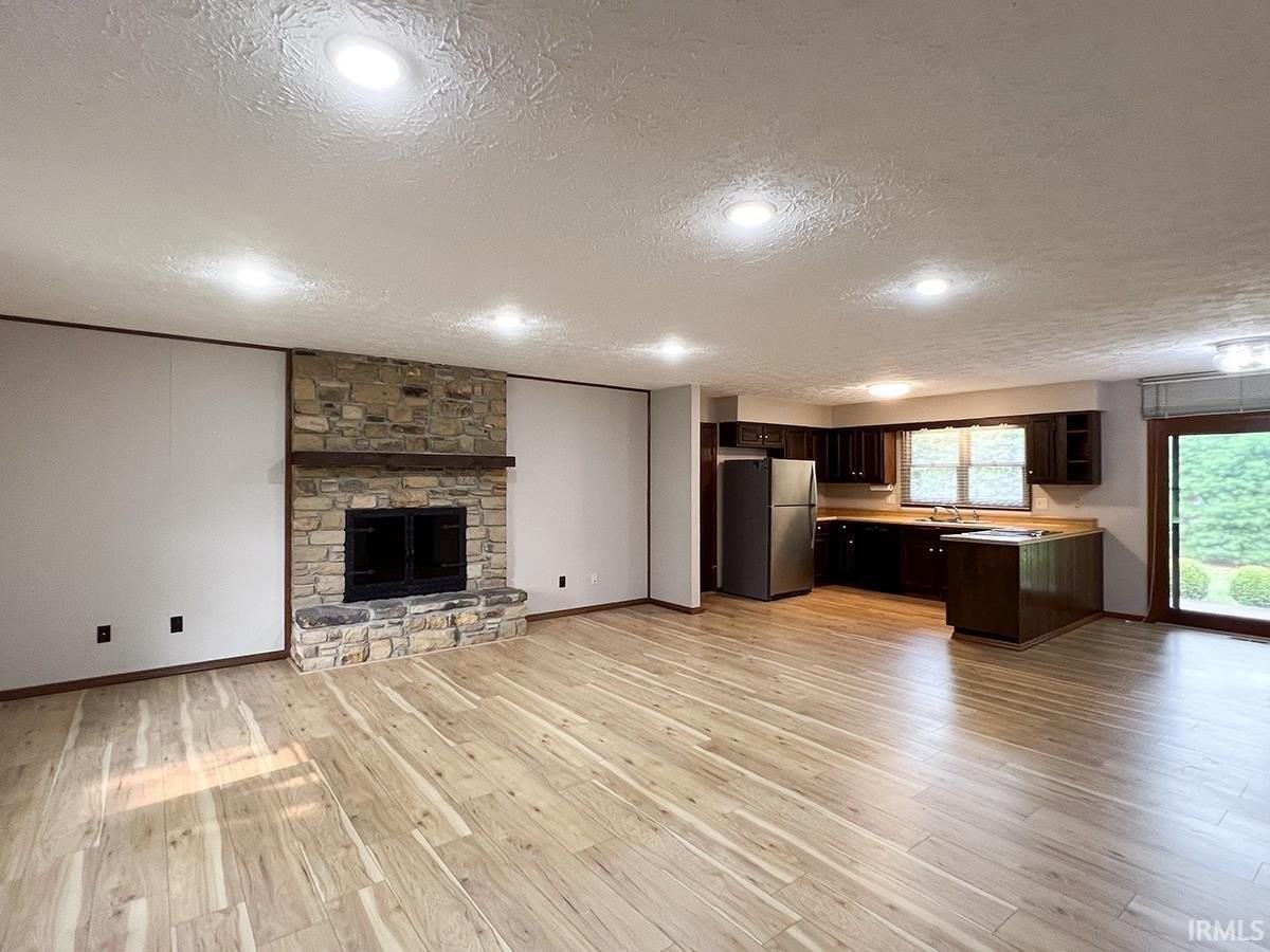 1633 S Greenfield Ct - Photo 2 of 26