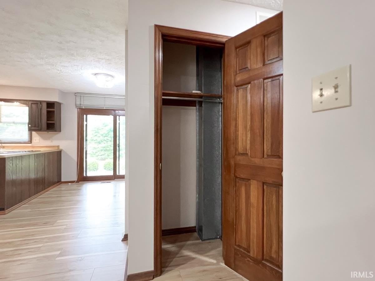 1633 S Greenfield Ct - Photo 6 of 26