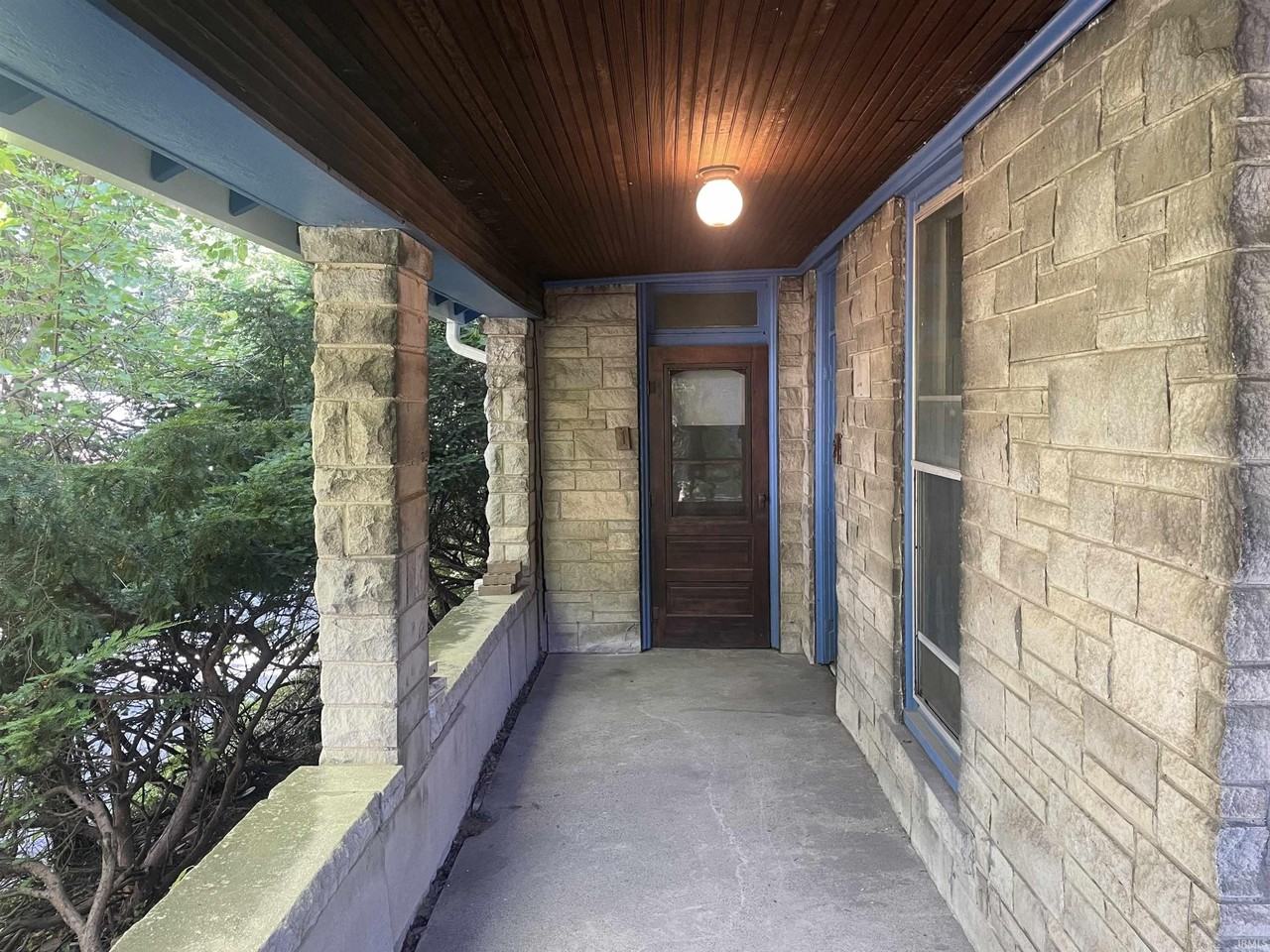 301 E University St #1 - Photo 3 of 19