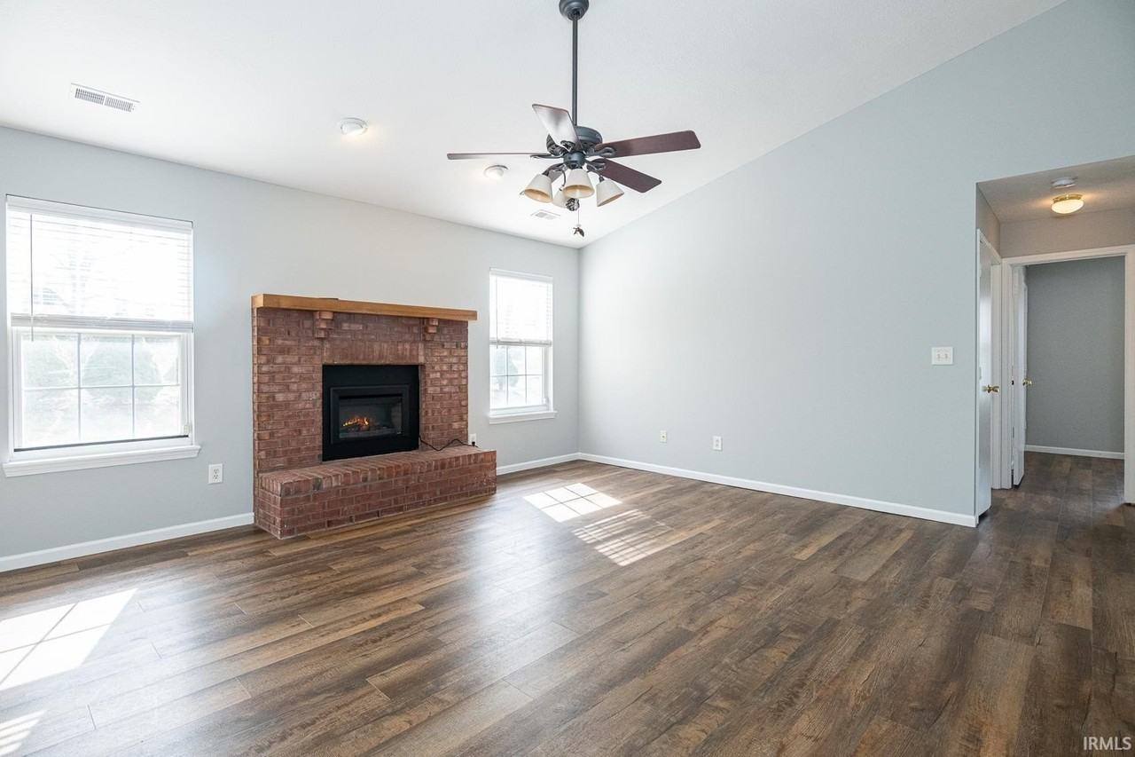 635 S Fieldstone Blvd - Photo 4 of 33