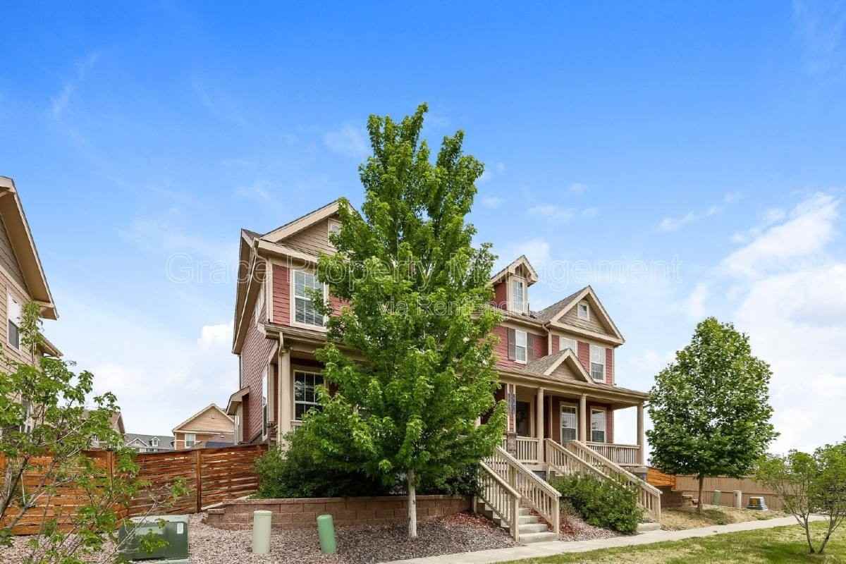 17626 Olive St - Photo 2 of 10