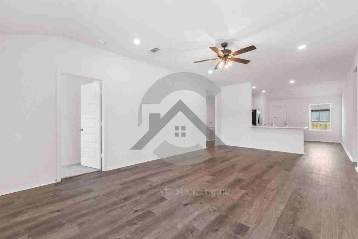 11 E Reliance Ct - Photo 3 of 10