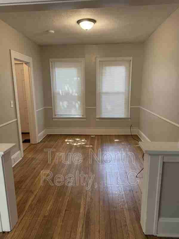 41 University St - Photo 3 of 5