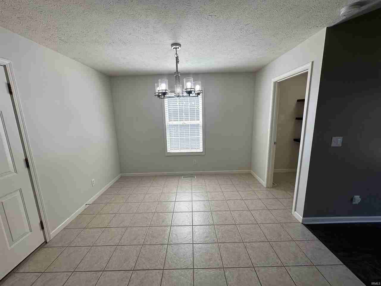10686 Fall Creek Dr - Photo 4 of 11