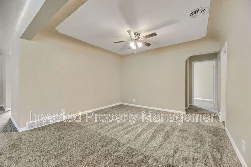 5410 E Asbury Ave - Photo 5 of 15