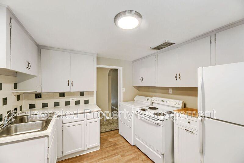 5410 E Asbury Ave - Photo 6 of 15