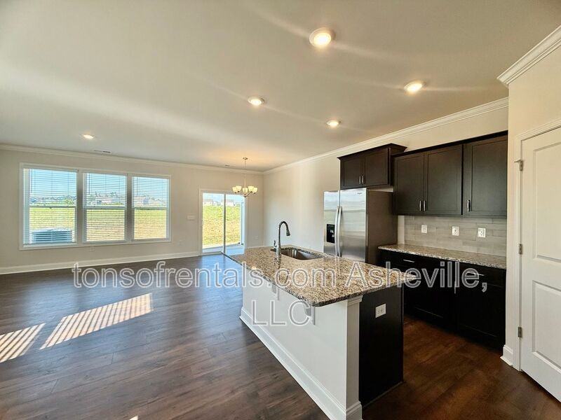 216 Valley Breeze Rd - Photo 5 of 34