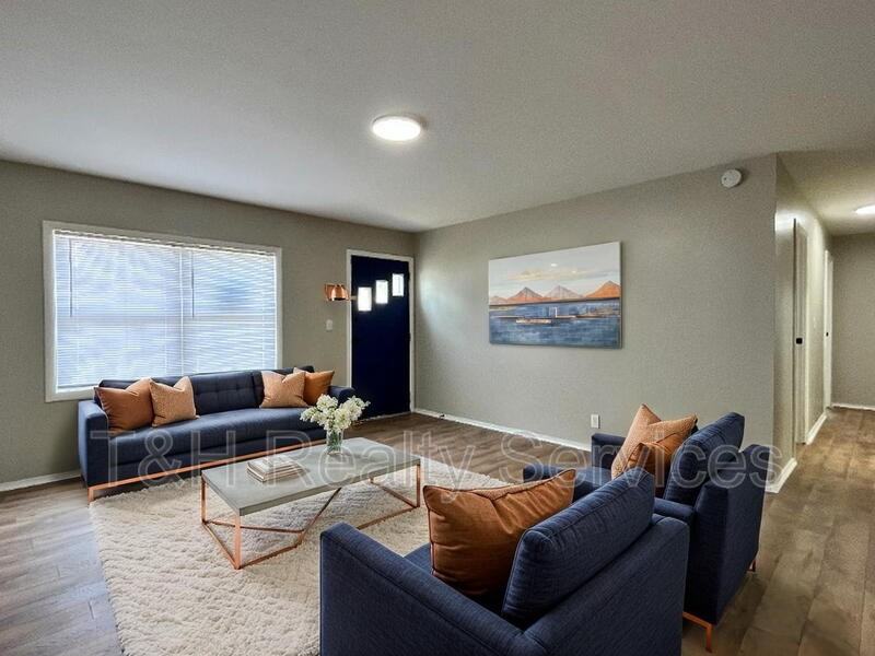7845 Bonita Ct - Photo 3 of 19