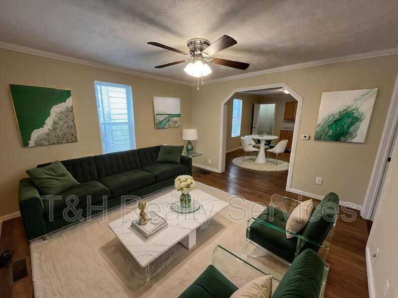 1551 W New York St - Photo 3 of 25
