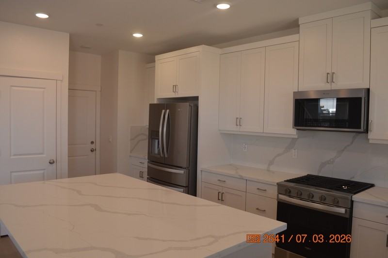 228 W Volta St - Photo 2 of 30