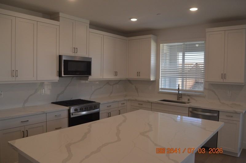 228 W Volta St - Photo 3 of 30