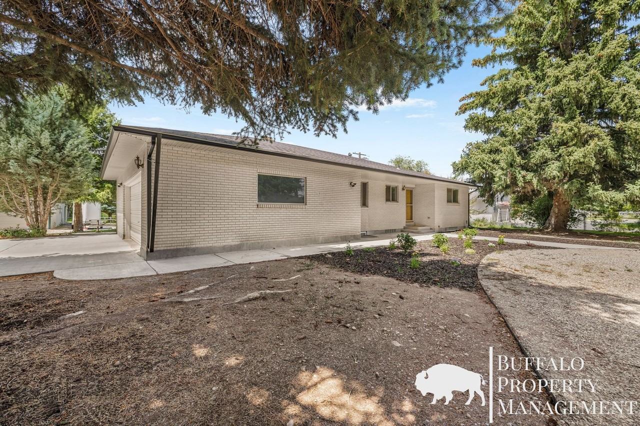 4267 N 55th E - Photo 3 of 43