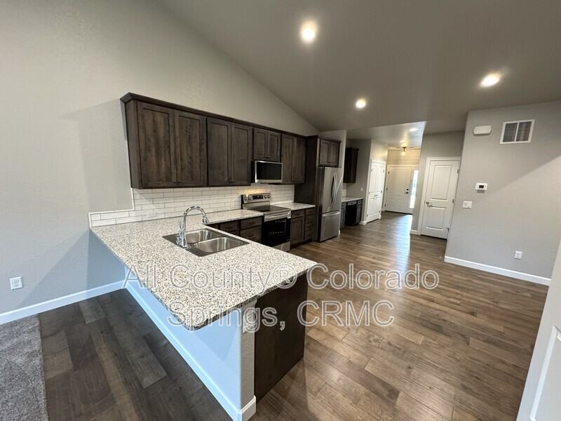 519 Brecken Ct - Photo 2 of 23