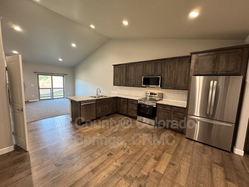 519 Brecken Ct - Photo 3 of 23