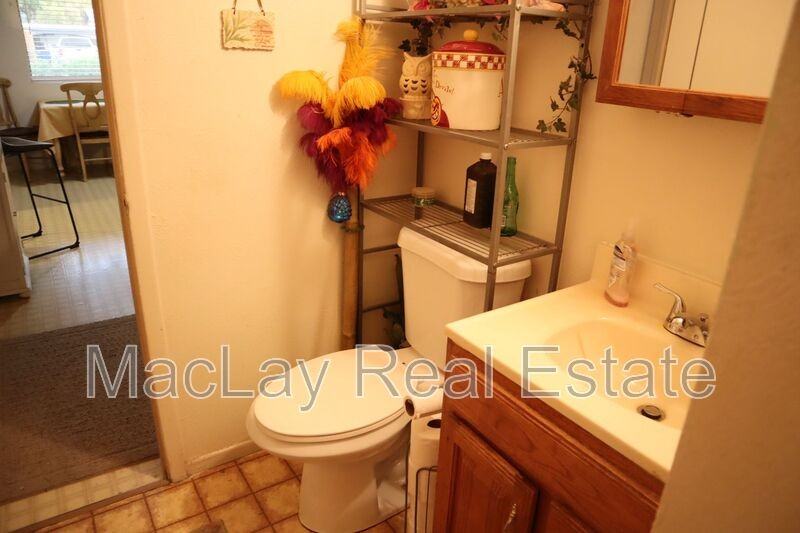 408 W Elgin St - Photo 6 of 15