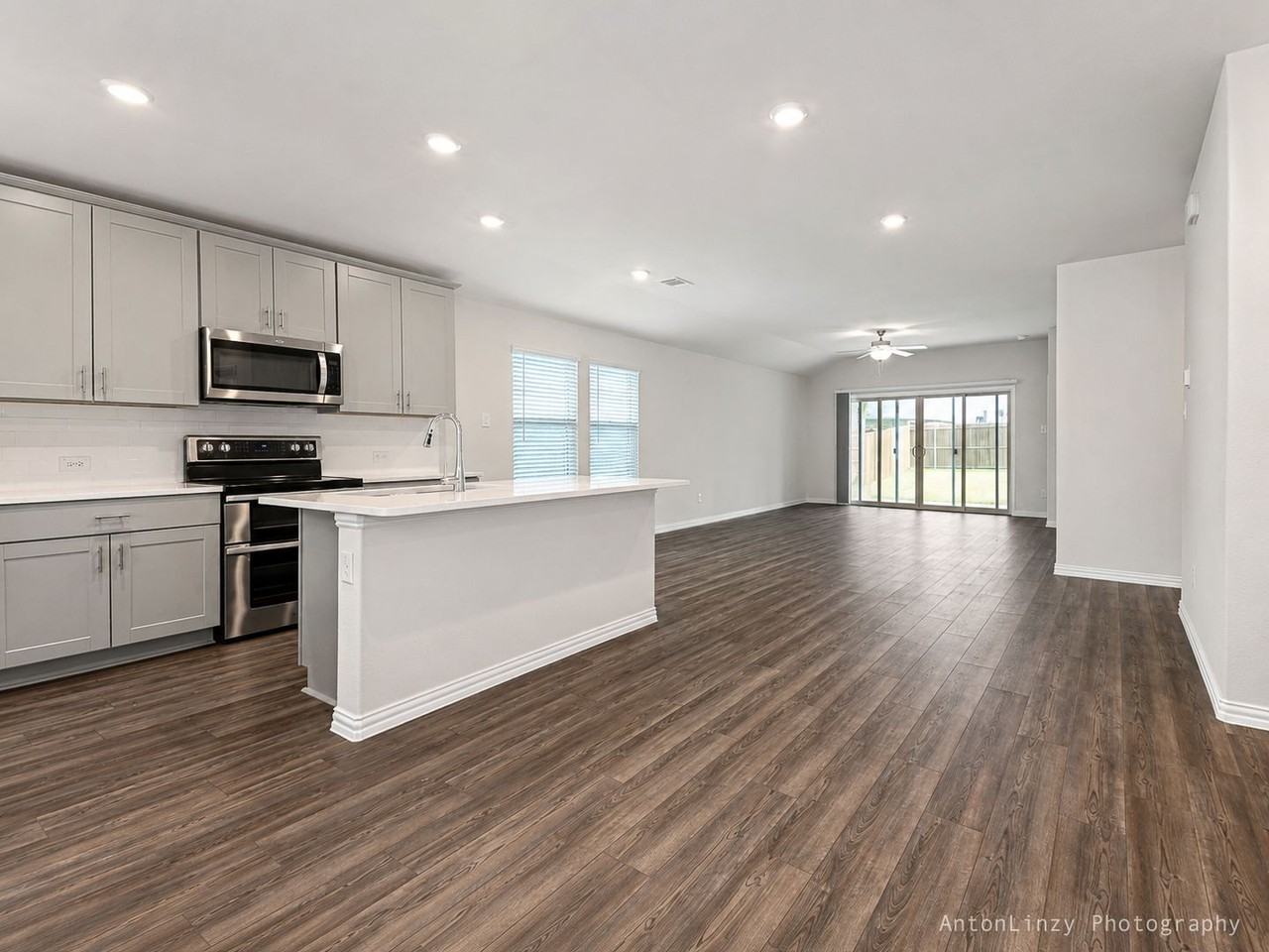 3230 Baehr Dr - Photo 5 of 16