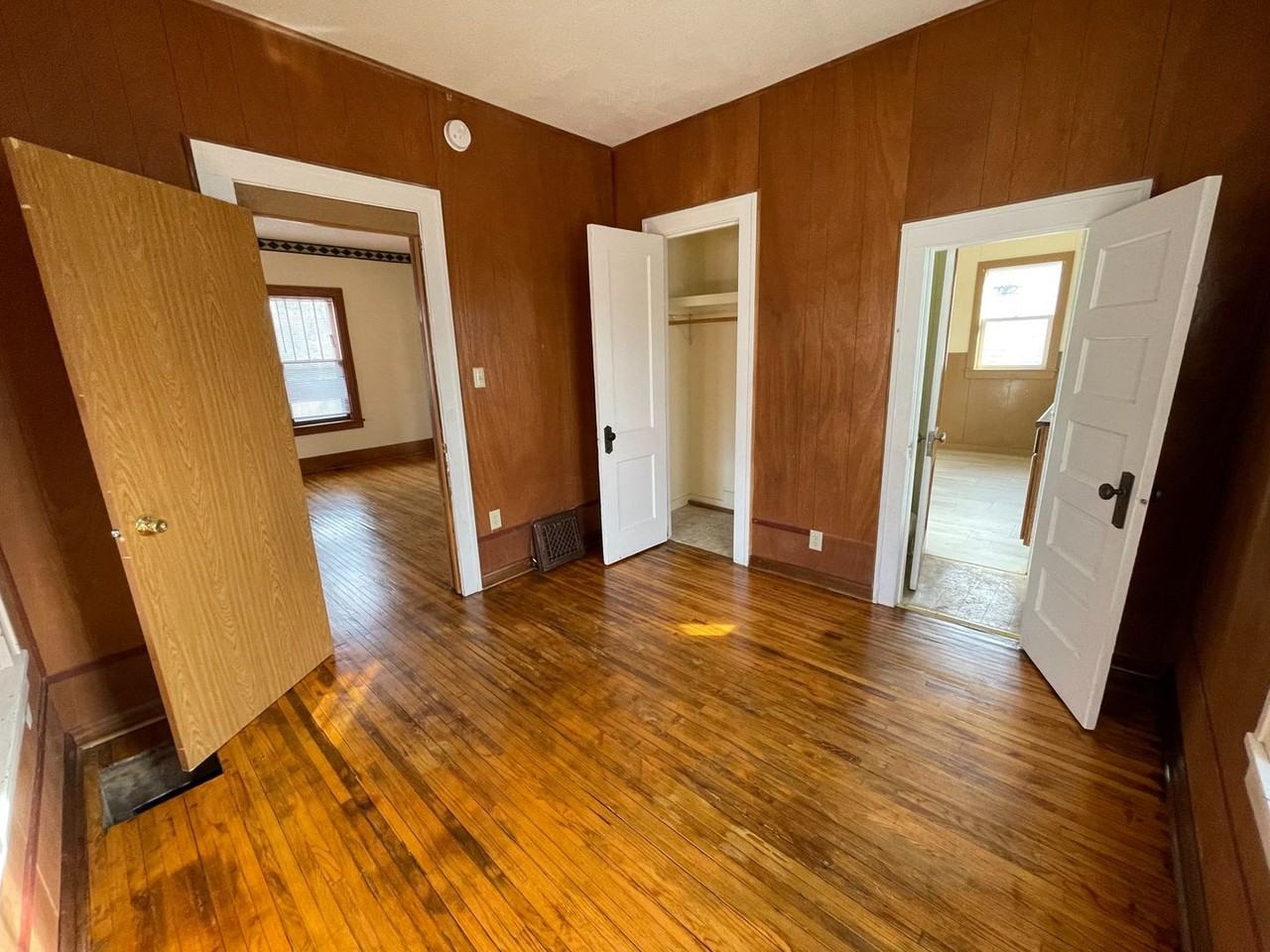 801 W 5th Ave - Photo 3 of 16