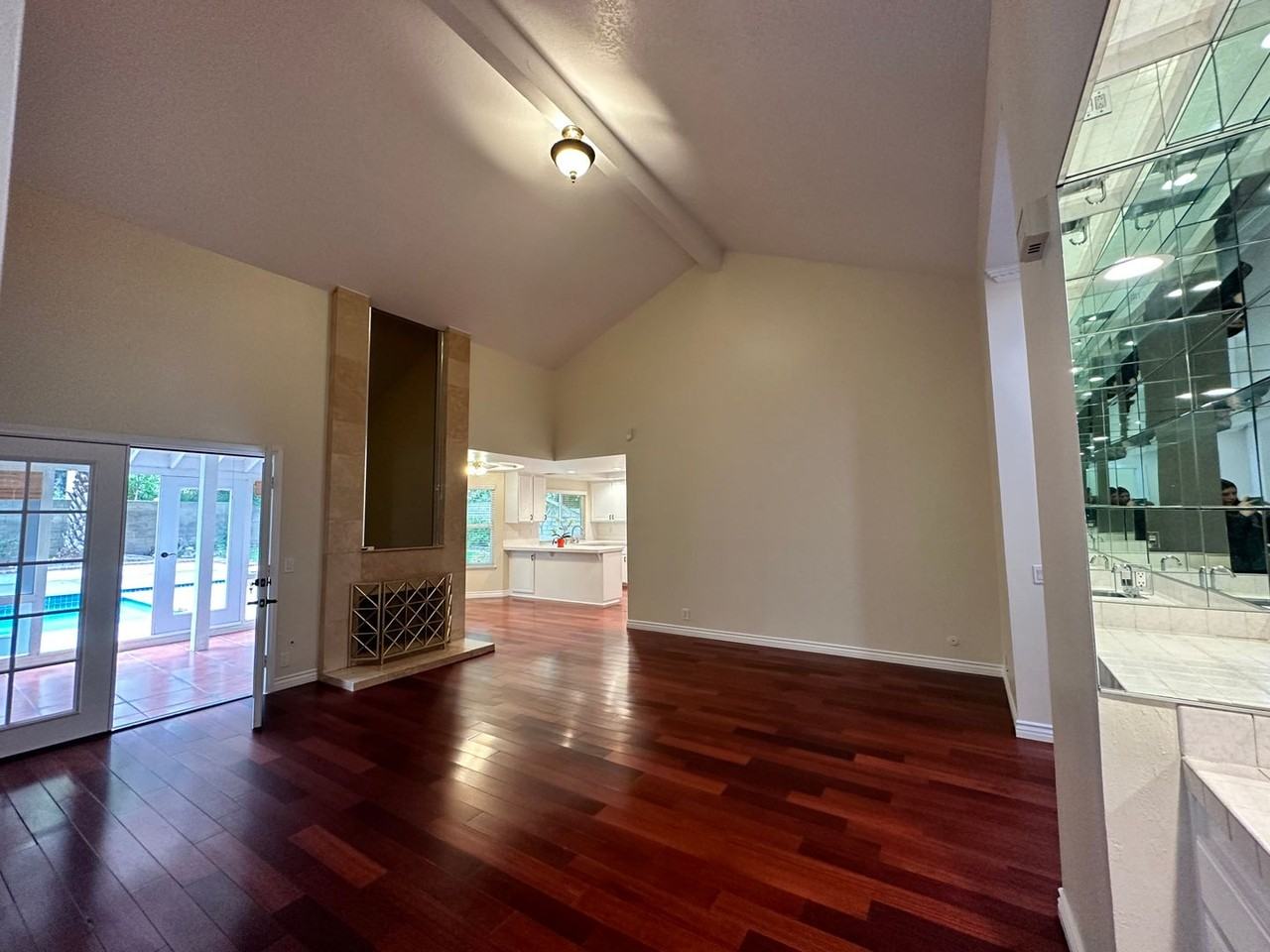 23689 Burton St - Photo 6 of 21