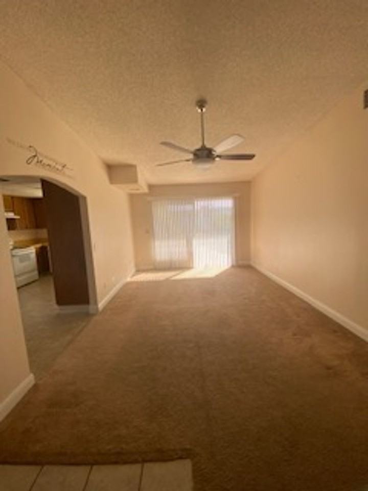 333 Bishop Dr - Photo 2 of 8
