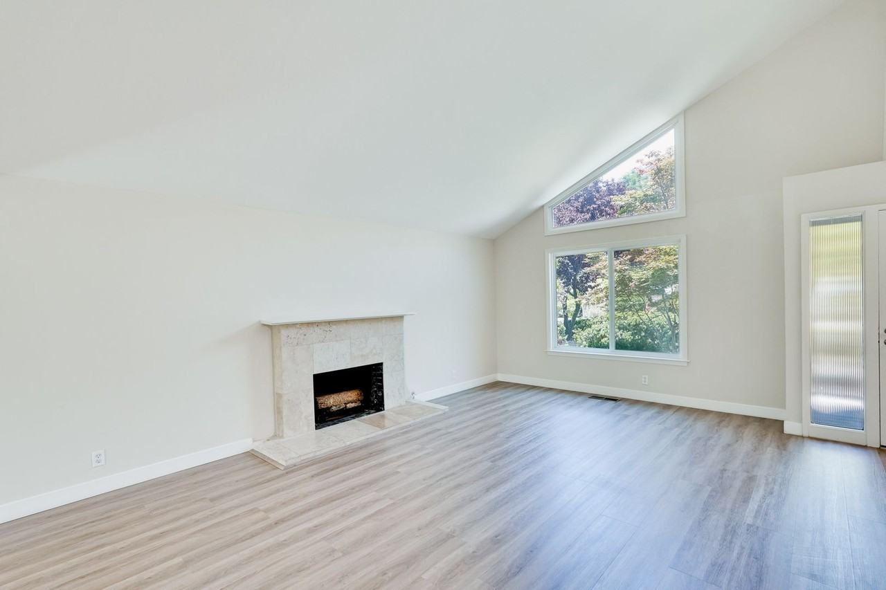 803 Runningwood Cir - Photo 4 of 50