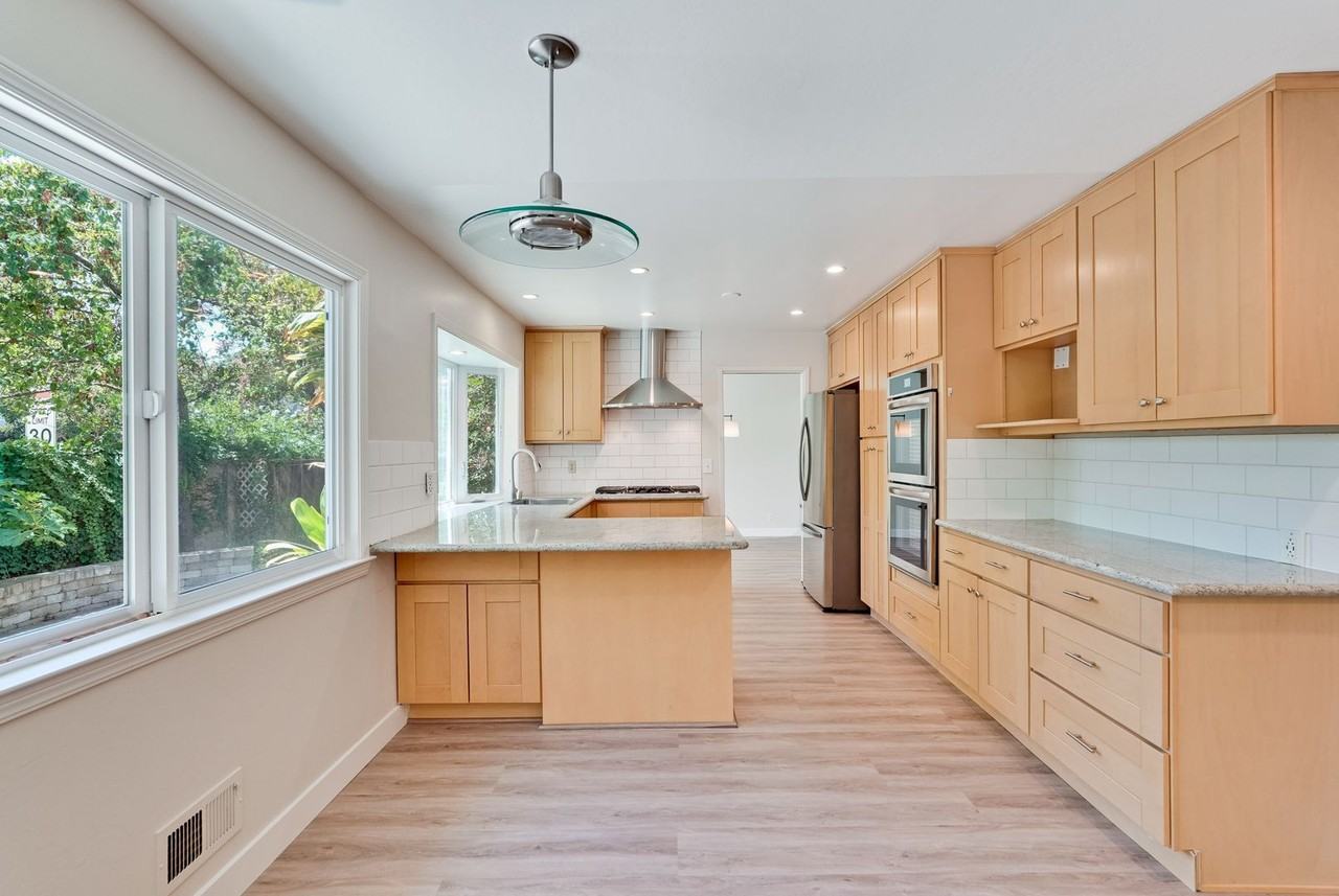 803 Runningwood Cir - Photo 7 of 50