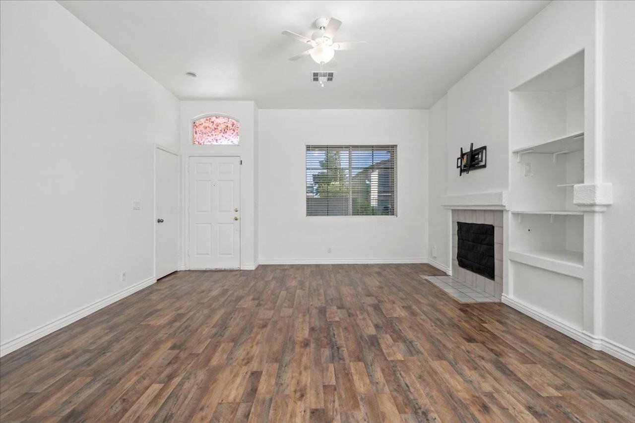 8137 Dartmoor Ave - Photo 4 of 20