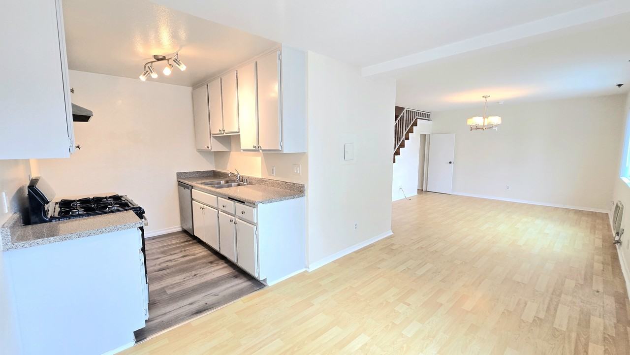 2251 Crenshaw Blvd #8 - Photo 4 of 21