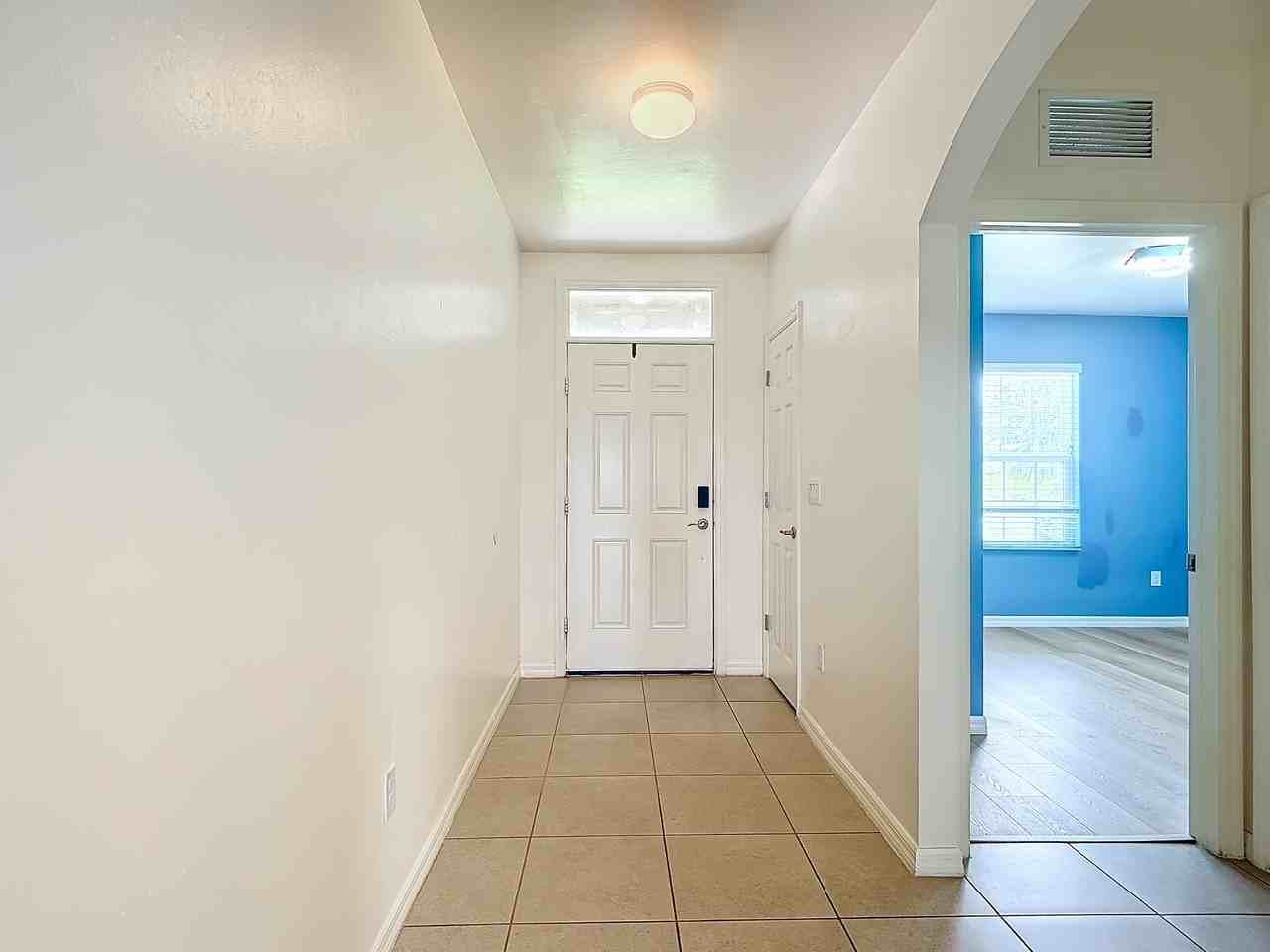3230 33rd Ave Ne #3230 - Photo 4 of 31