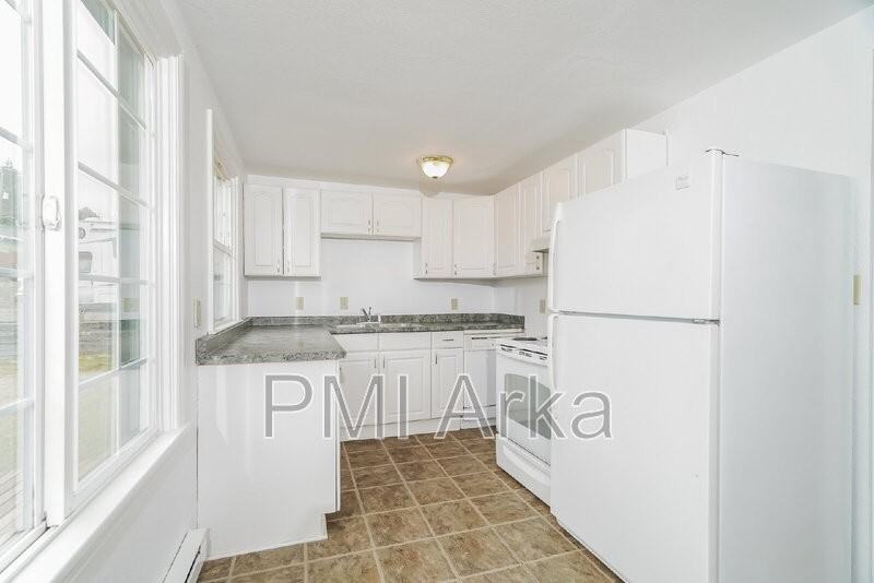 7306 S 115th St - Photo 5 of 17