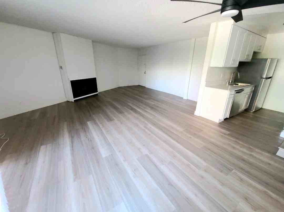 909 Westbourne Drive - Photo 2 of 17